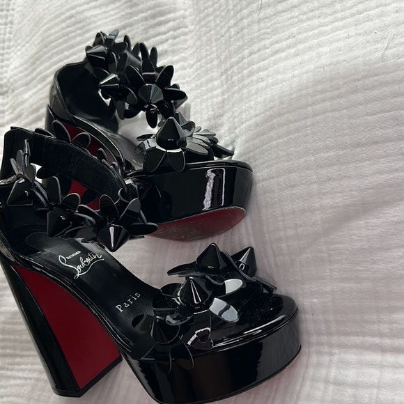 Christian Louboutin Patent Leather Daisy Spikes - Picture 2 of 6